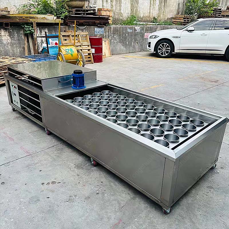 Cylindrical ice cube machine